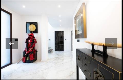 Moradia excelente T4 em Santo Estevão com excelentes áreas, ginásio, piscina de areia e jardim de inverno