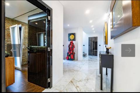 Moradia excelente T4 em Santo Estevão com excelentes áreas, ginásio, piscina de areia e jardim de inverno