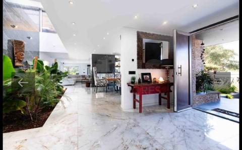 Moradia excelente T4 em Santo Estevão com excelentes áreas, ginásio, piscina de areia e jardim de inverno