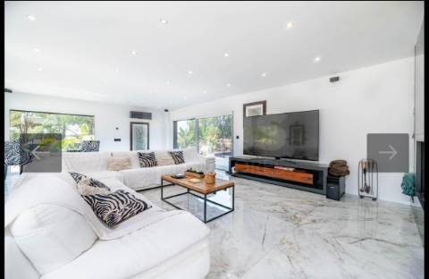 Moradia excelente T4 em Santo Estevão com excelentes áreas, ginásio, piscina de areia e jardim de inverno