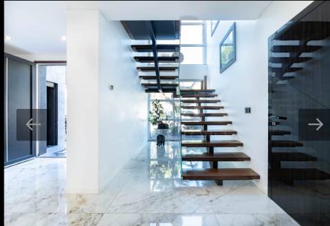 Moradia excelente T4 em Santo Estevão com excelentes áreas, ginásio, piscina de areia e jardim de inverno