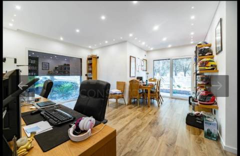 Moradia excelente T4 em Santo Estevão com excelentes áreas, ginásio, piscina de areia e jardim de inverno