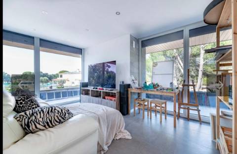 Moradia excelente T4 em Santo Estevão com excelentes áreas, ginásio, piscina de areia e jardim de inverno