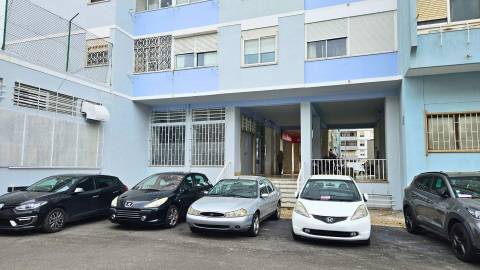 Armazém Multifuncional na Damaia - Amadora com 713 m²