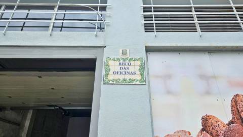 Armazém Multifuncional na Damaia - Amadora com 713 m²