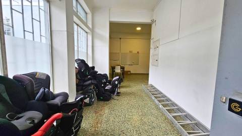 Armazém Multifuncional na Damaia - Amadora com 713 m²