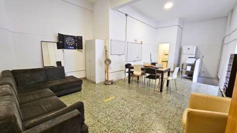 Armazém Multifuncional na Damaia - Amadora com 713 m²