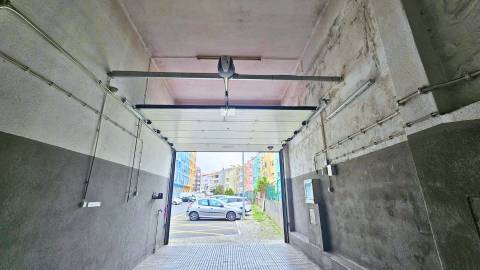 Armazém Multifuncional na Damaia - Amadora com 713 m²