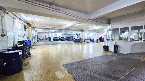 Armazém Multifuncional na Damaia - Amadora com 713 m²