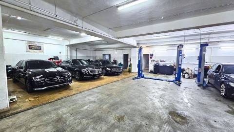 Armazém Multifuncional na Damaia - Amadora com 713 m²