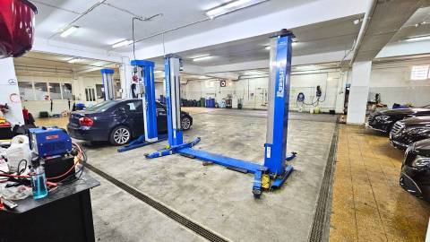 Armazém Multifuncional na Damaia - Amadora com 713 m²