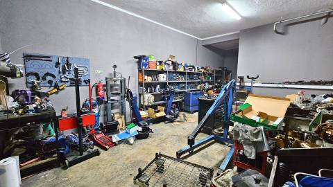 Armazém Multifuncional na Damaia - Amadora com 713 m²