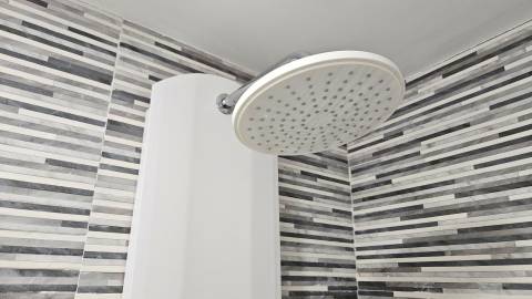 Edifício histórico em frente ao Palácio de Queluz com restauração e AL