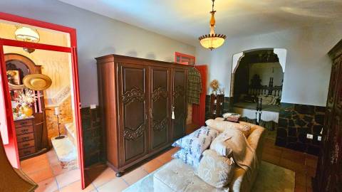 Moradia Senhorial Geminada no Centro de Sousel