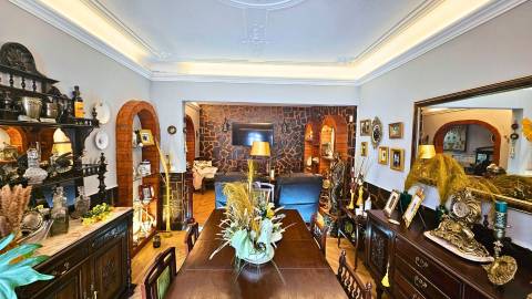 Moradia Senhorial Geminada no Centro de Sousel