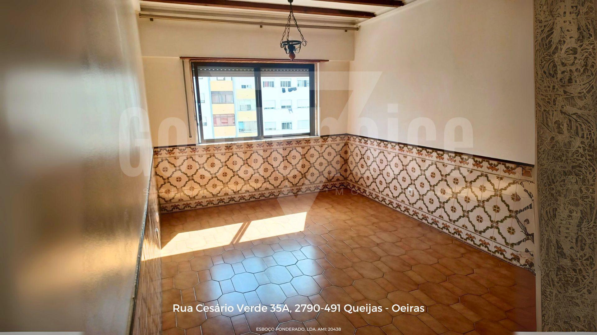 Apartamento T2 para Arrendamento em Massamá
