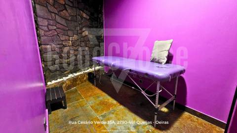 Espaço Comercial junto ao Mar na Parede