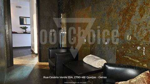 Espaço Comercial junto ao Mar na Parede