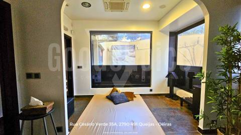 Apartamento/AL/Residência de Estudantes (Espaço Comercial junto ao Mar na Parede)