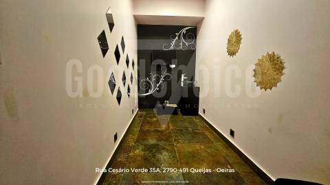 Apartamento/AL/Residência de Estudantes (Espaço Comercial junto ao Mar na Parede)