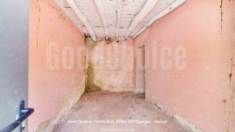 Moradia Bi-Familiar em prédio com logradouro