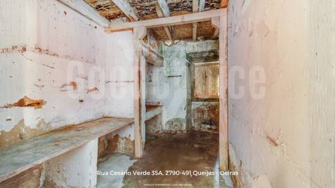 Moradia Bi-Familiar em prédio com logradouro