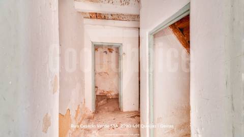 Moradia Bi-Familiar em prédio com logradouro