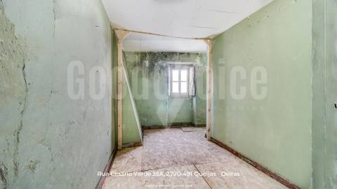 Moradia Bi-Familiar em prédio com logradouro