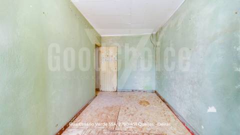 Moradia Bi-Familiar em prédio com logradouro