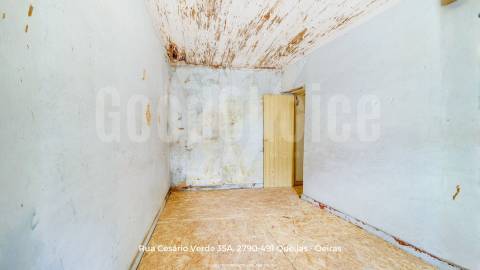 Moradia Bi-Familiar em prédio com logradouro