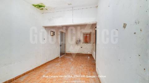 Moradia Bi-Familiar em prédio com logradouro