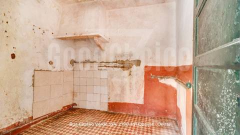 Moradia Bi-Familiar em prédio com logradouro