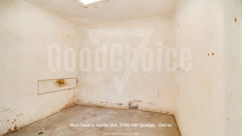 Moradia Bi-Familiar em prédio com logradouro