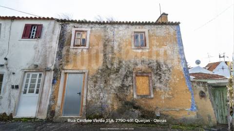 Moradia Bi-Familiar em prédio com logradouro