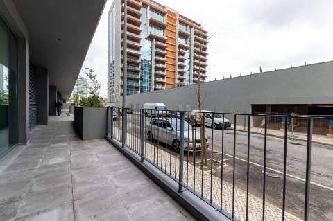 Loja para Arrendamento - Oportunidade Única !