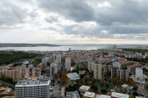 Loja para Arrendamento - Oportunidade Única !