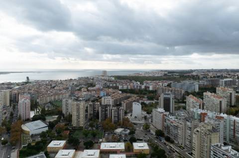 Loja para Arrendamento - Oportunidade Única !