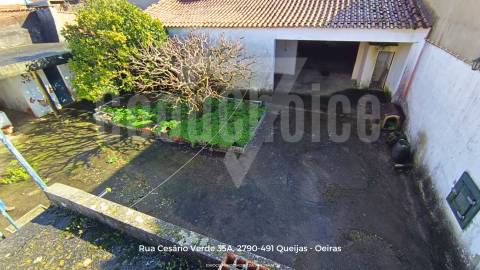 Moradia T3 para Recuperação em Óbidos | Excelente Potencial Habitacional ou Turístico
