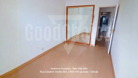 Apartamento T2 para arrendar na Parede