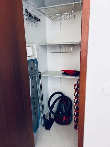 Apartamento T2 em muito bom estado, soalheiro, mobilado, no centro de Queijas perto de comércio e serviços