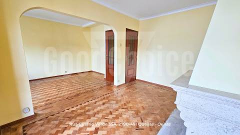 Moradia T3+2 - Centro de Queijas