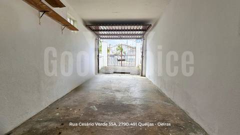 Moradia T3+2 - Centro de Queijas