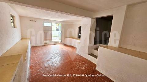 Moradia T3+2 - Centro de Queijas