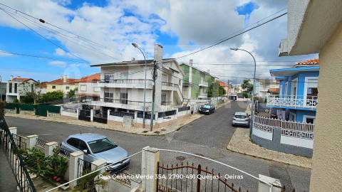 Moradia T3+2 - Centro de Queijas