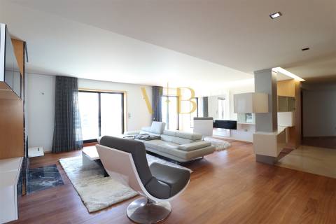 Apartamento T4 na 1ª Linha de Mar em Aver-o-Mar, Póvoa de Varzim