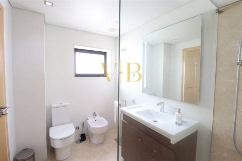 Apartamento T4 na 1ª Linha de Mar em Aver-o-Mar, Póvoa de Varzim