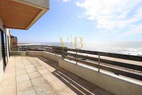 Apartamento T4 na 1ª Linha de Mar em Aver-o-Mar, Póvoa de Varzim
