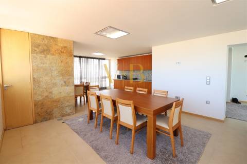 Apartamento T4 na 1ª Linha de Mar em Aver-o-Mar, Póvoa de Varzim