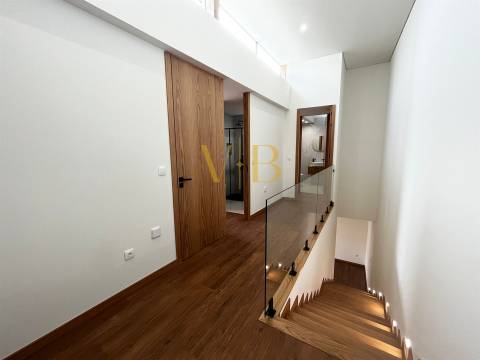 Moradia T3 Nova em Aver-o-Mar - Apenas 70m da Praia