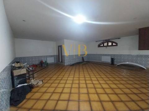 Moradia T4 com Excelente Potencial no Centro da Cidade